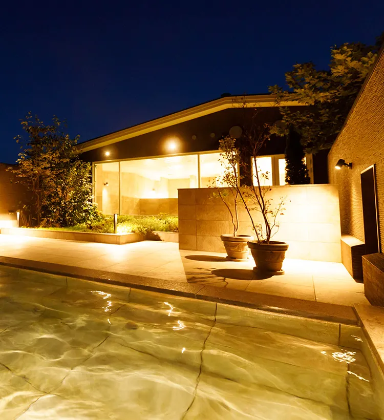 Starry sky and open-air bath