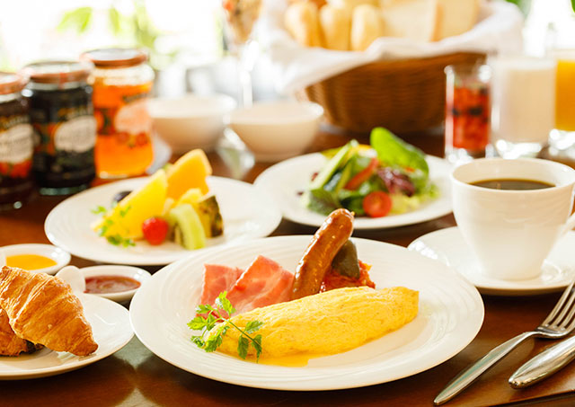 Example of a Japanese and Western-style breakfast buffet