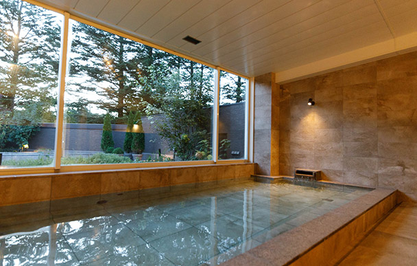 Large public bath Image 1