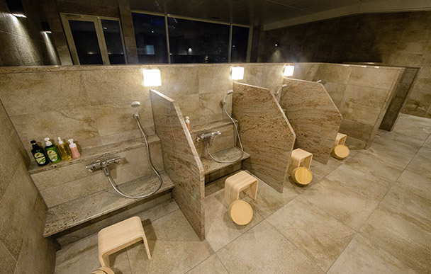Large public bath (Image 3)