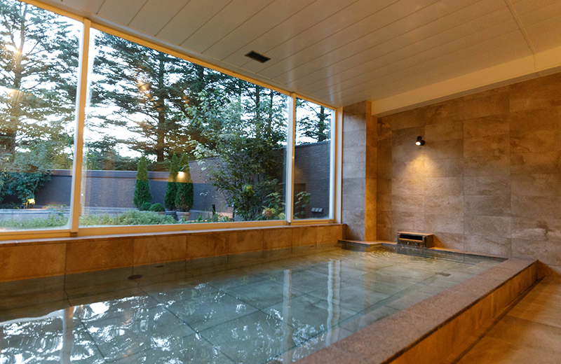 Large public bath "KOMOREBI"